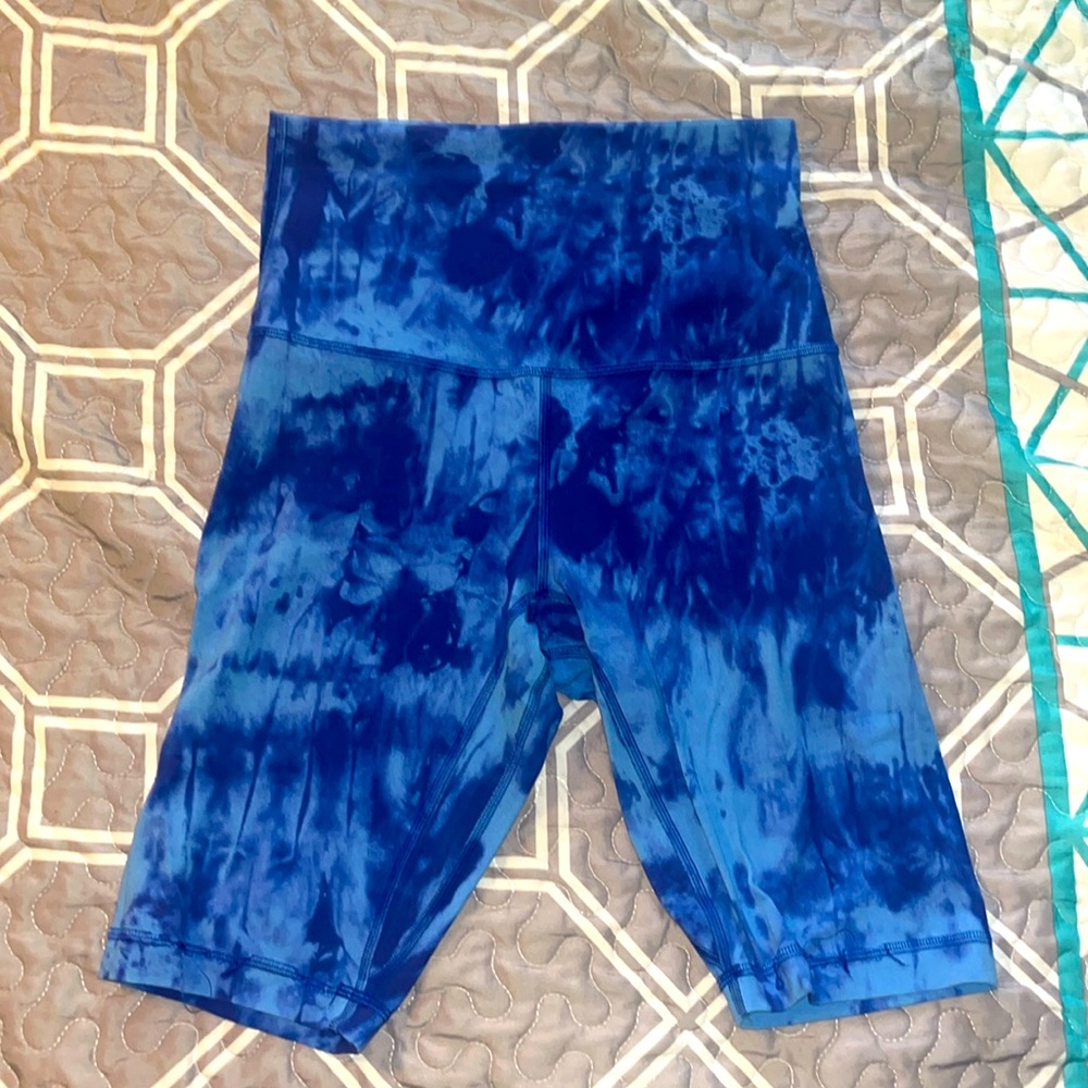 Lulu Lemon Align 10” shorts